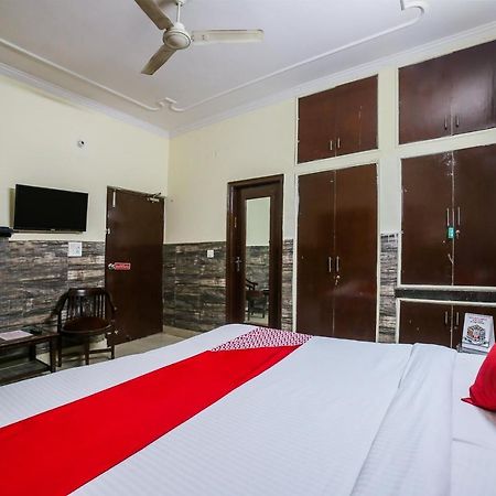 Oyo Downtown Inn Near Leisure Valley Park Gurgaon Bagian luar foto