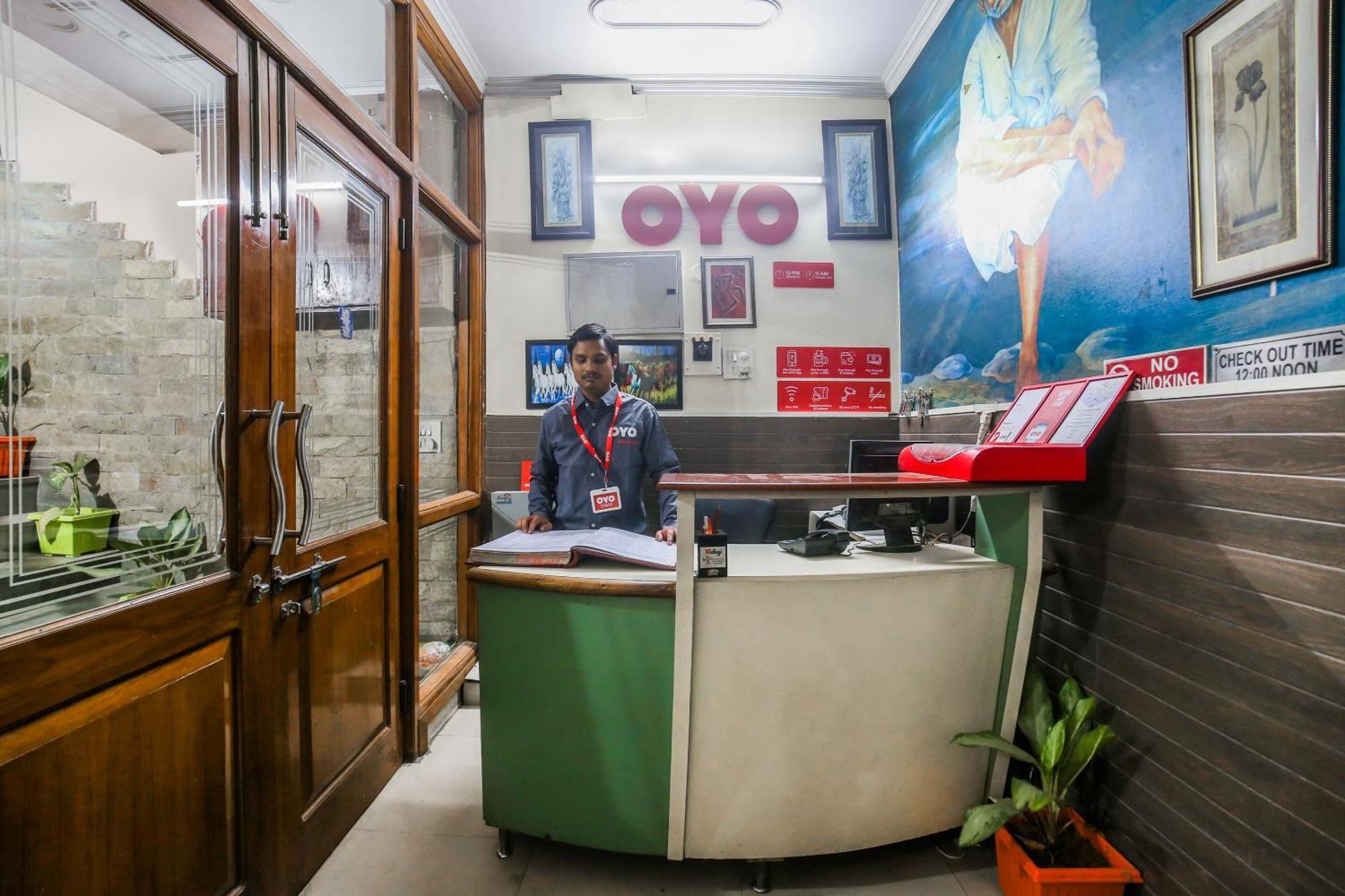 Oyo Downtown Inn Near Leisure Valley Park Gurgaon Bagian luar foto