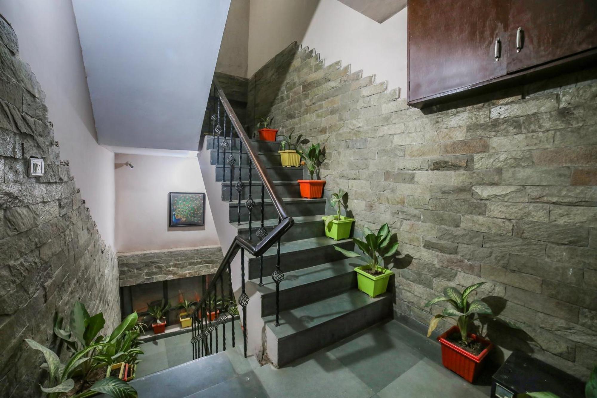 Oyo Downtown Inn Near Leisure Valley Park Gurgaon Bagian luar foto